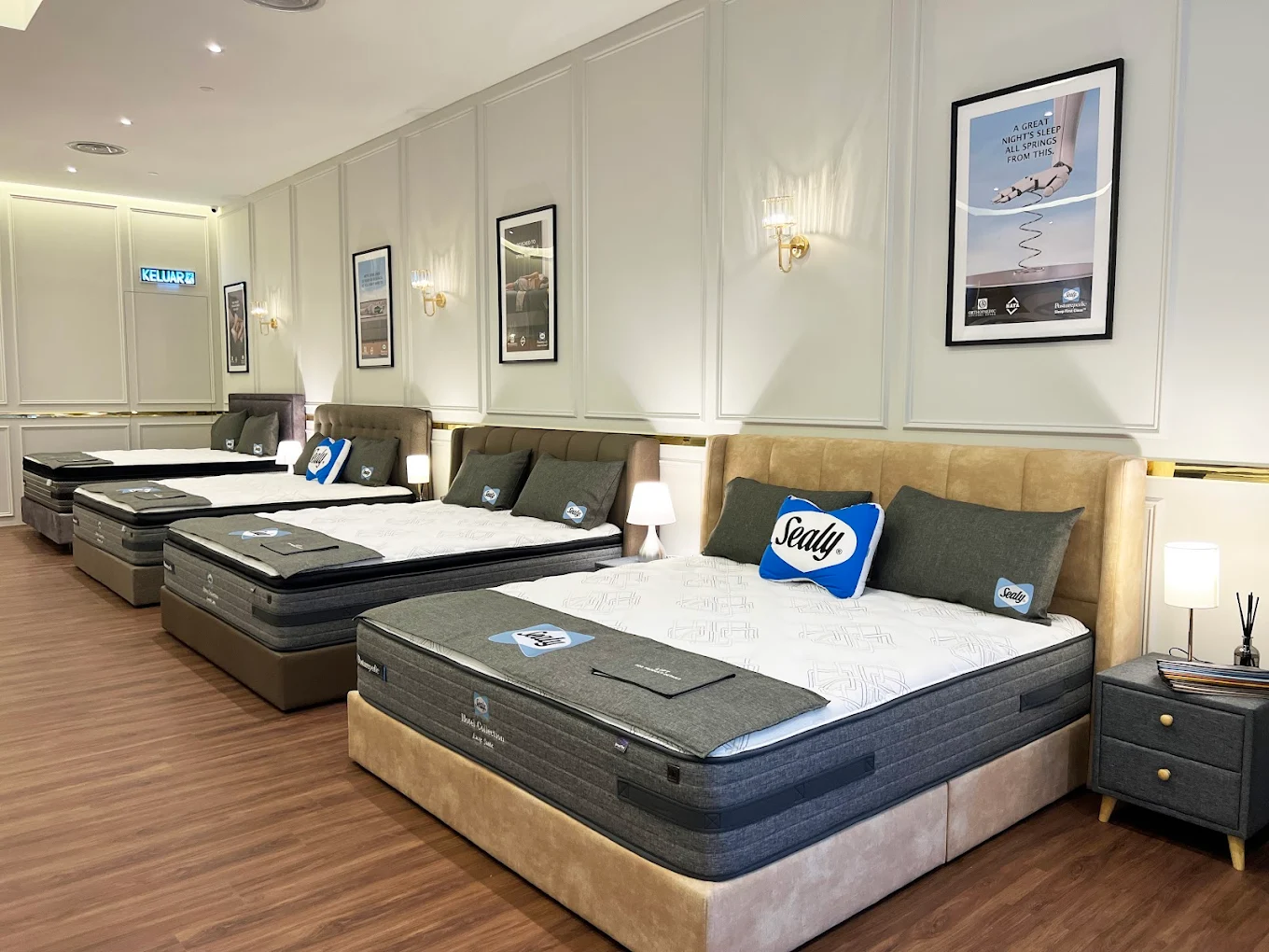Best Luxury Mattress Malaysia 2026: What Sets Premium Sleep Apart 6 Sealy boutique interior displaying a curated selection of luxury mattresses for in-store testing
